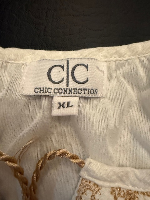 Chic Connection Embroidered Ivory Boho Tunic (Size XL)