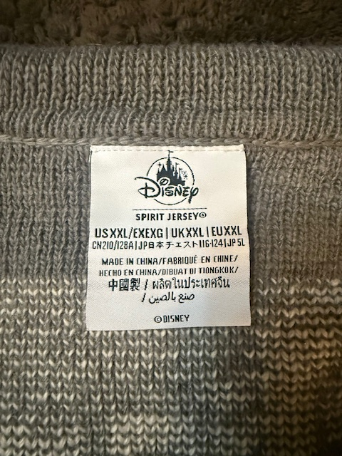 Disney Spirit Jersey neck label showing Walt Disney World branding and unisex XXL size