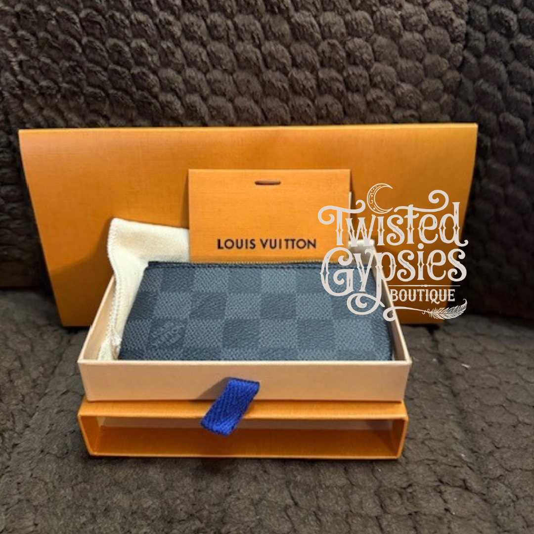 Louis Vuitton Damier Graphite Key Pouch brand new in box with tags, dust bag, and packaging – Twisted Gypsies Boutique