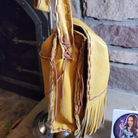 Handmade Elk Hide Fringe Shoulder Bag – Authentic Native American Craftsmanship (BNA 5)