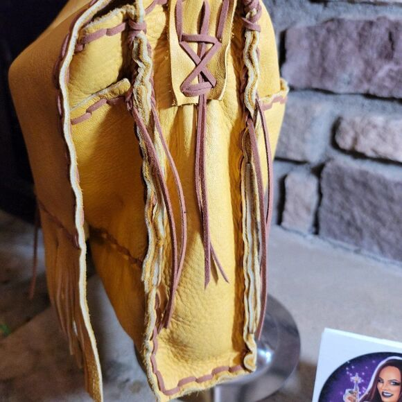 Handmade Elk Hide Fringe Shoulder Bag – Authentic Native American Craftsmanship (BNA 5)