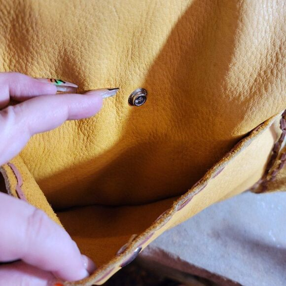 Handmade Elk Hide Fringe Shoulder Bag – Authentic Native American Craftsmanship (BNA 5)