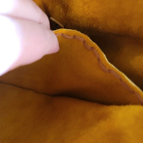 Handmade Elk Hide Fringe Shoulder Bag – Authentic Native American Craftsmanship (BNA 5)