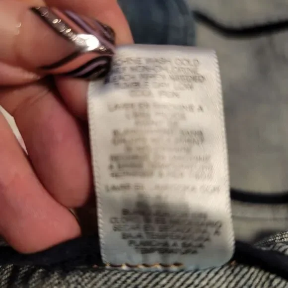 Michael Kors Cropped Denim Jacket – Women’s Size 6 | Fitted Jean Jacket with Brass Buttons & Band Collar (NWOT)