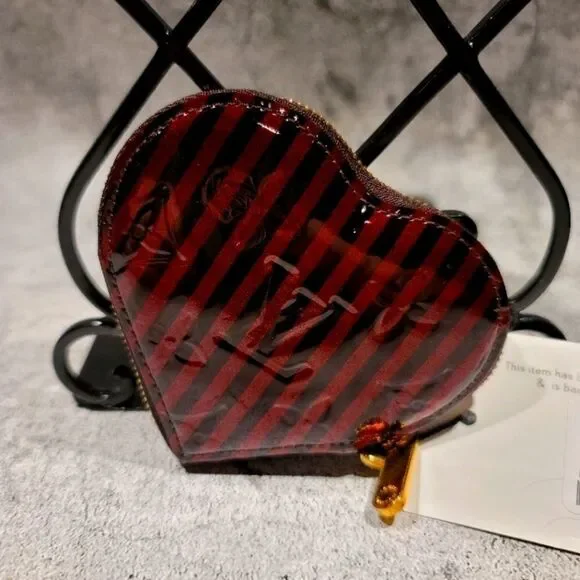Louis Vuitton Vernis Rayures Coeur Heart Coin Purse Authentic