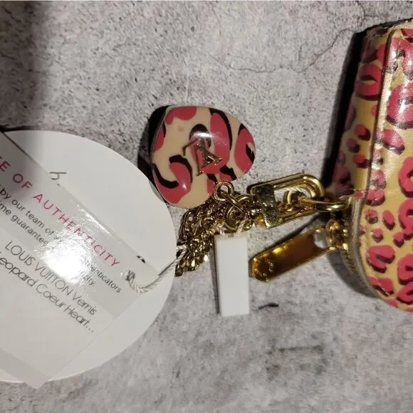m_wp_690c4699d8024c5353be8126 Louis Vuitton Vernis Leopard Coeur Heart Coin Purse