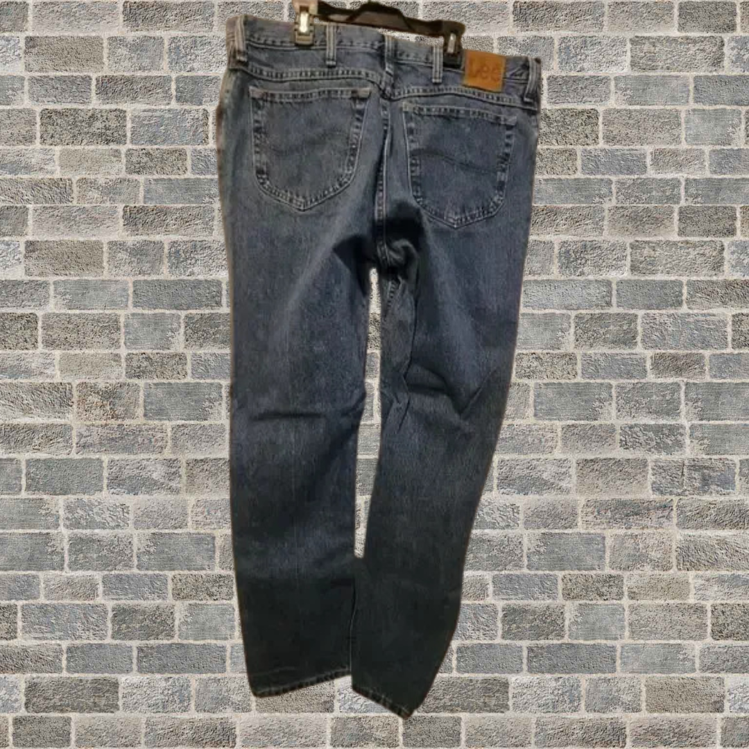 Men’s Lee Jeans – Blue Denim Good Used Condition (GUC)