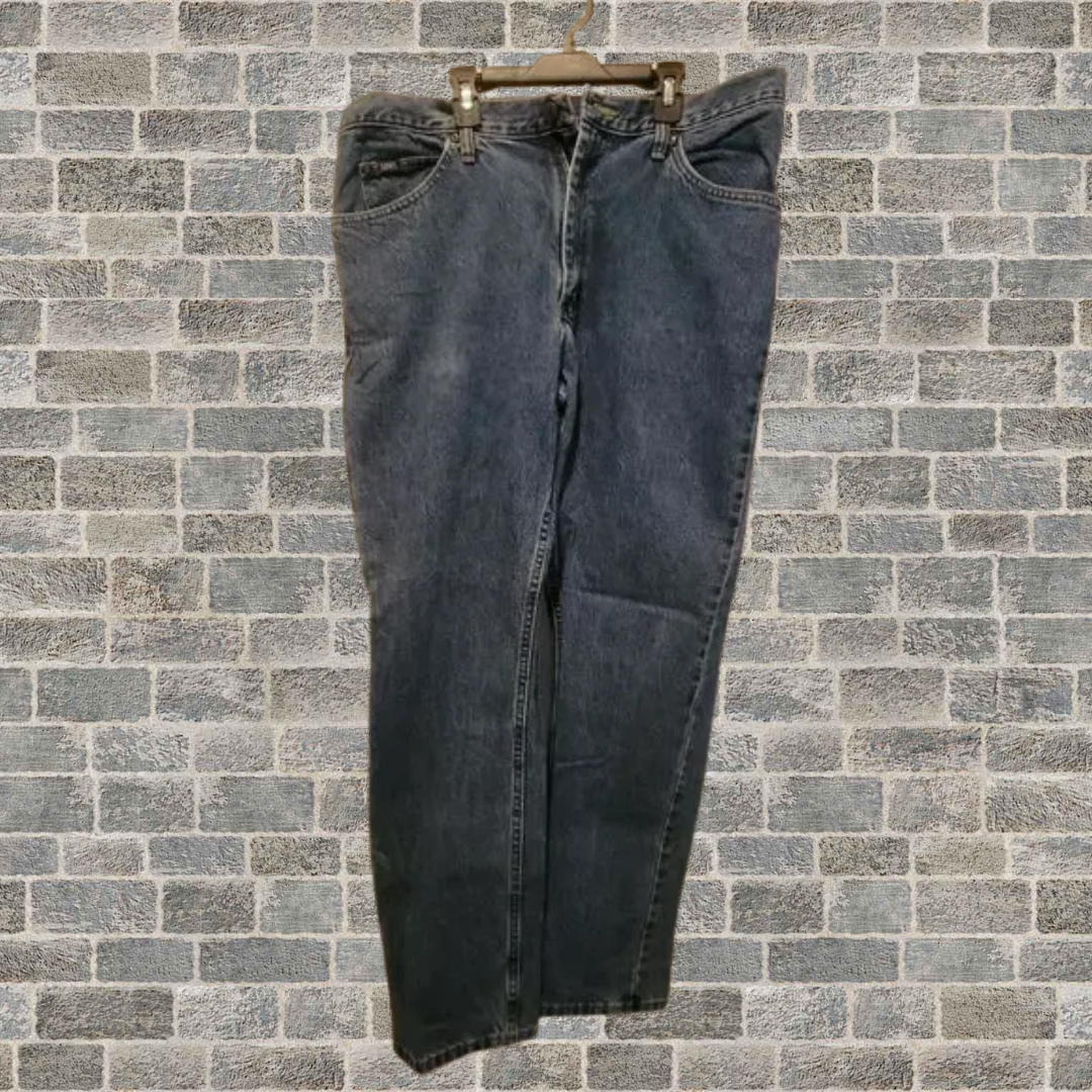 Men’s Lee Jeans – Blue Denim Good Used Condition (GUC)