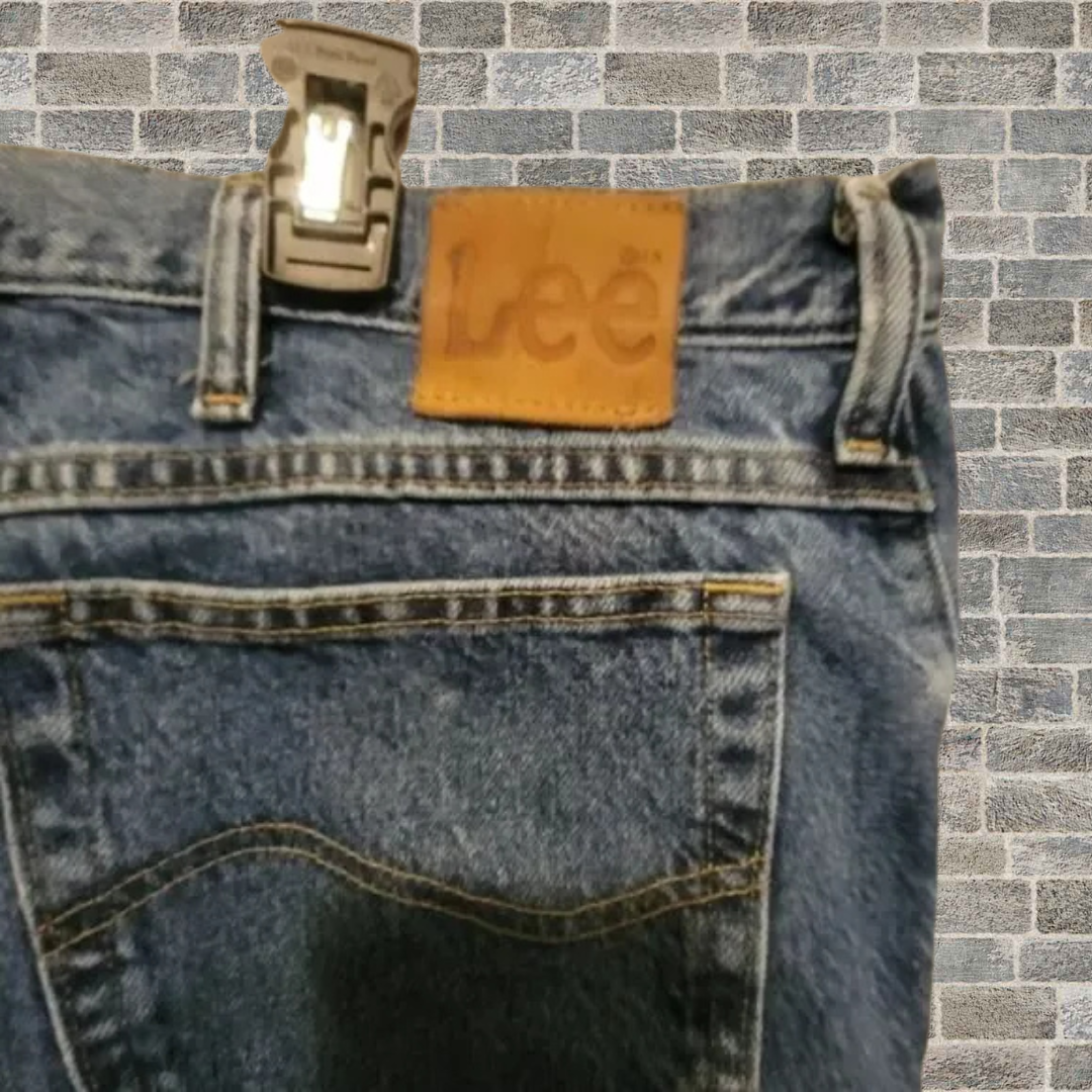 Men’s Lee Jeans – Blue Denim Good Used Condition (GUC)