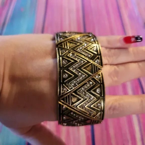 Goldtone Stretch Bracelet with Geometric Design & Stone Accents