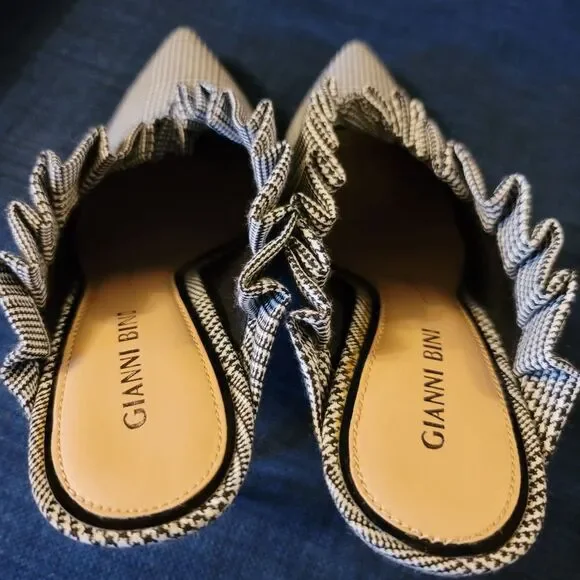 Gianni Bini Black & White Houndstooth Heeled Mules – Size 7.5